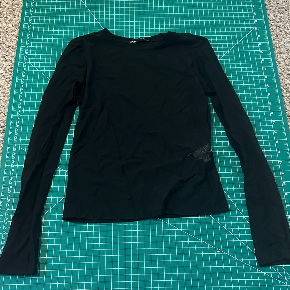 Black Long-Sleeve Crew Neck Top - Unbranded
